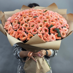 Букет "Персик" из 101 махровой розы Риджентс парк (60 см) в Лобне
