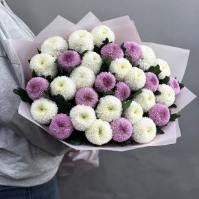 Букет из 31 хризантемы Момоко микс в Лобне