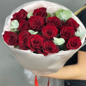 Букет из 13 роз Эквадор Эксплорер (60 см) в Лобне