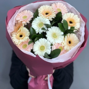 Букет из 13 белых гербер микс в Лобне