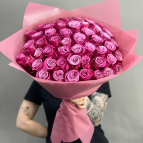 Букет из 51 розы Космик (60 см) в Лобне