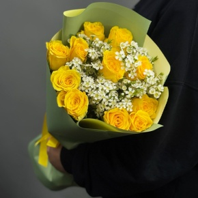 Букет "Нотка счастья" из лимонных роз и хамелациума (40 см) в Лобне