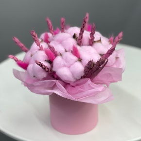 Композиция в шляпной коробке мини из хлопка, пшеницы и лагуруса в Лобне