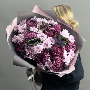 Букет "Виолетта" из хризантем Бигоуди, лимониума, брассики и кустовых хризантем в Лобне