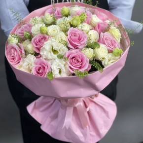 Букет "Нежное признание" из роз и эустом в Лобне