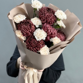 Букет из хризантем Бигоуди и диантусов в Лобне