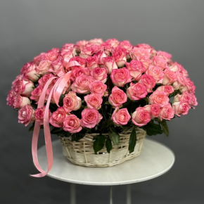 Композиция в корзине из 101 розы Джумилия в Лобне