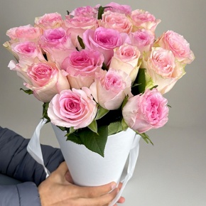 Букет из 21 розы Кения в конусе в Лобне