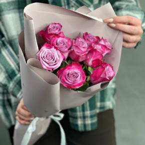 Букет "Сесилия" из 9 фиолетовых роз кения (40 см) в Лобне