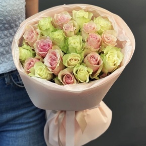 Букет из 21 нежной розы (40 см) в Лобне