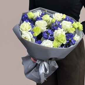 Букет из ароматных гиацинтов и эустом в Лобне