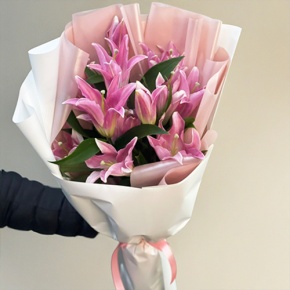 Монобукет из 9 ароматных розовых лилий в Лобне