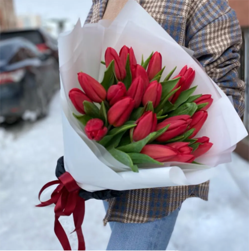 Букет красных тюльпанов в Лобне