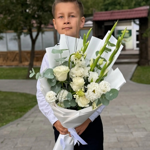 Букет на 1 сентября с гладиолусами, розами, эустомой и орнитогалумом в Лобне